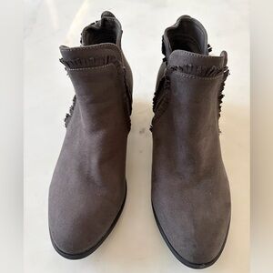 Mia Fringe Suede Ankle Boots - Gray